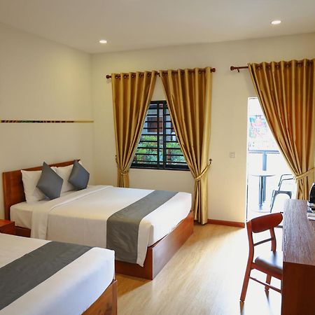 Nimith Hotel & Restaurant Phnom Penh Esterno foto